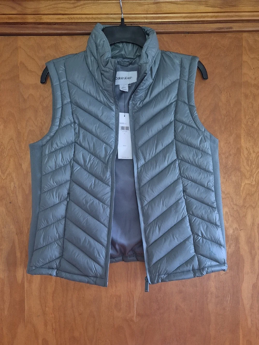 Calvin Klein Women's Autumn Green Quilted Puffer Vest, size M - Picture 3 of 13